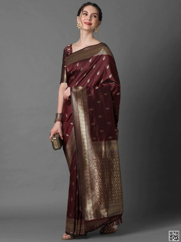 ব্লাউজ পিস সহ প্রিন্টেড সিল্ক শাড়ি